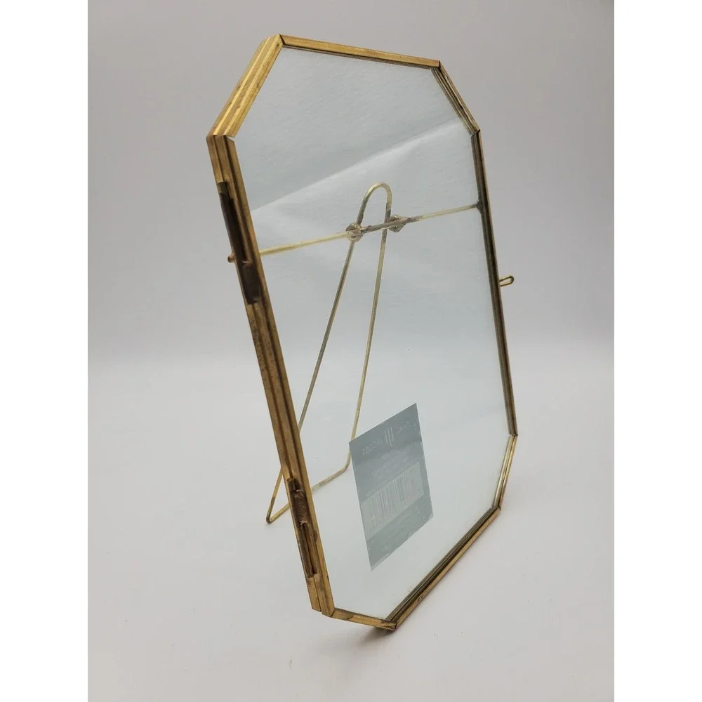 Isaac Jacobs Vintage Style Octagon Floating Frame